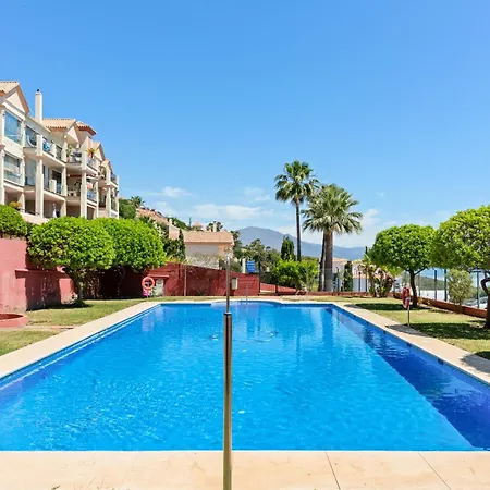 Panoramic Sea Views *