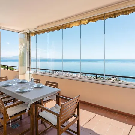 Panoramic Sea Views